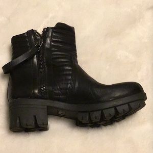 Arnold Churgin leather lug sole boots.